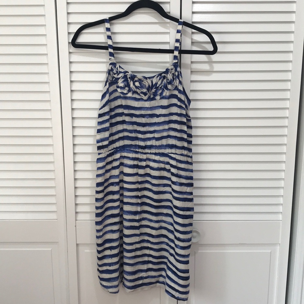 Loft Comfy Summer Dress w/Flower Accents